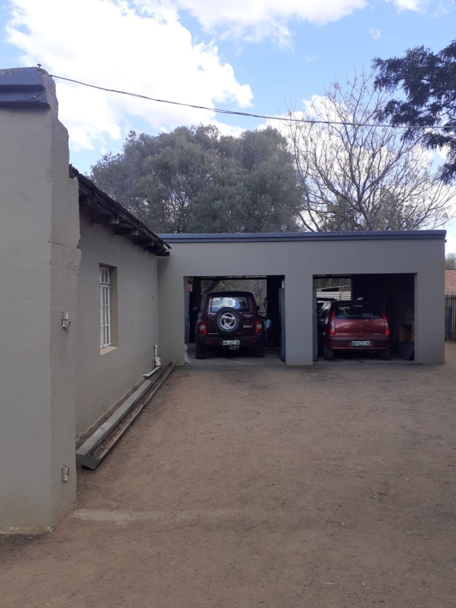 4 Bedroom Property for Sale in Bloemhof North West